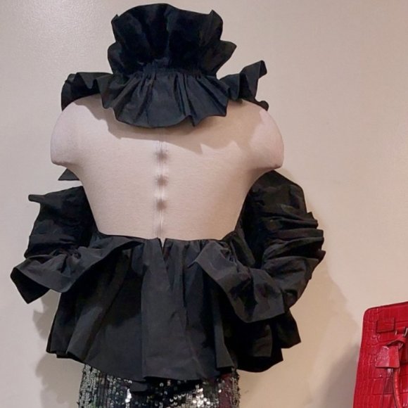 💥STUNNINGLY BEAUTIFUL💥 Ruffle Trim Corset Top in Black - Picture 9 of 15